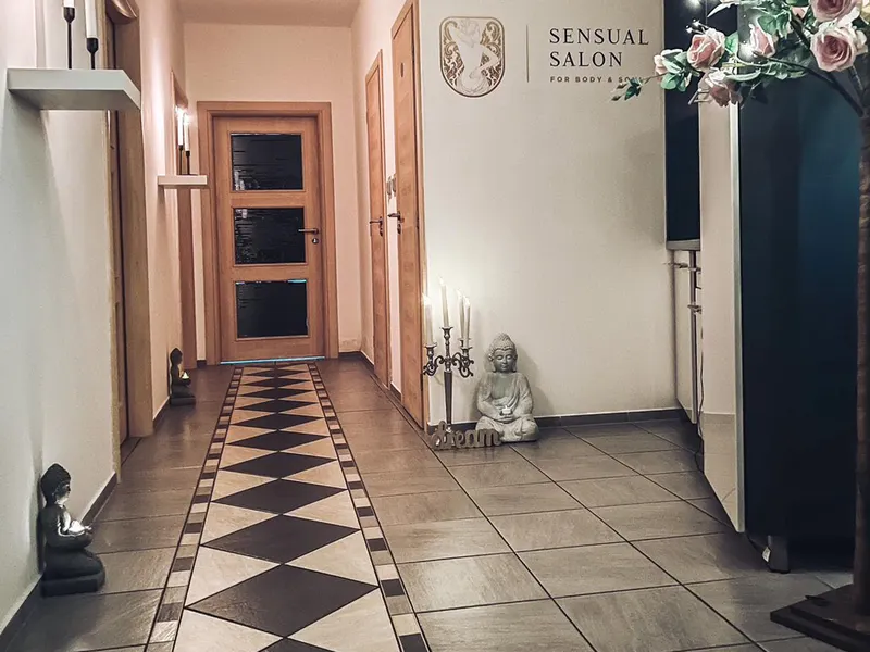 sensualsalon1.jpg