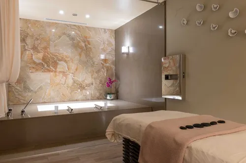 spa-room-with-tub_standard.jpg