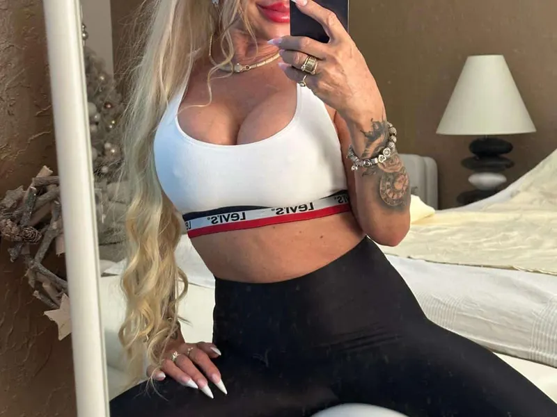 sylvie-77-c24dc70d-f770-4b6c-9c17-d23314440630.jpeg